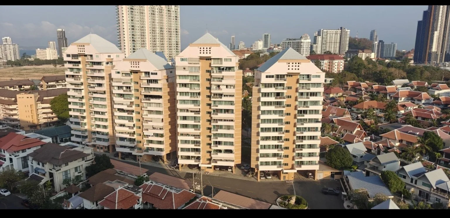 Aerial photograph of Chateau Dale condominium buildings